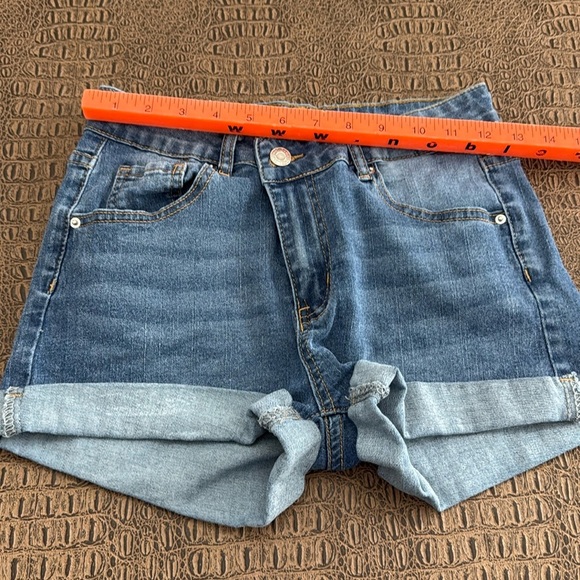 Shein High Rise Cuffed Denim Shorts Size 28 - Picture 5 of 8